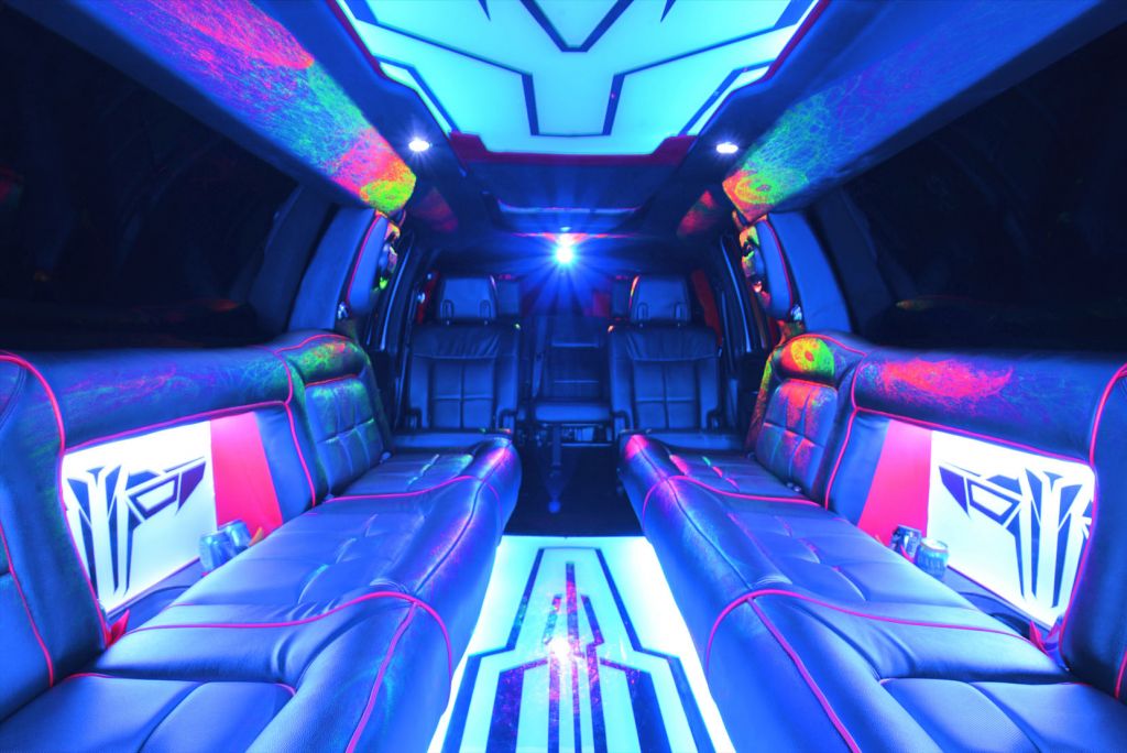 Why You Should Choose A Limousine For Your Bachelor Or Bachelorette Party In Florida